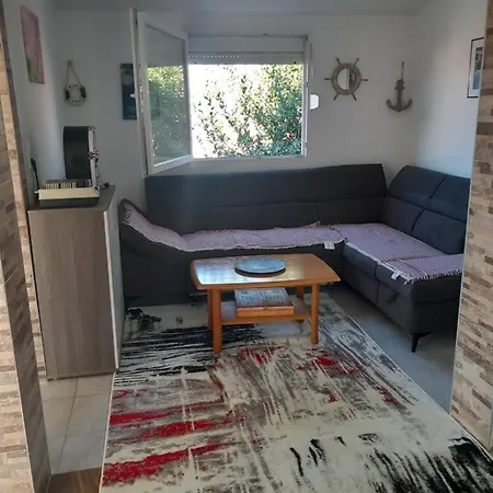 Familien Croatia 150m Restaurant Einkaufen Lägenhet Vir