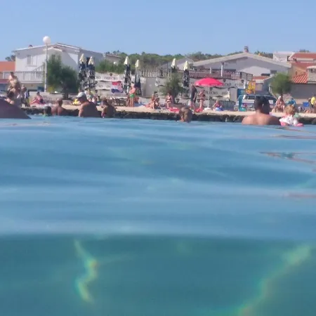 Familien Croatia 150m Restaurant Einkaufen Apartman