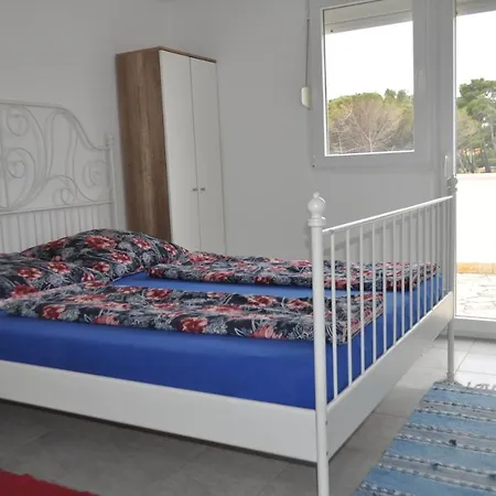 Familien Croatia 150m Restaurant Einkaufen Apartment Vir