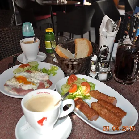 Familien Croatia 150m Restaurant Einkaufen *