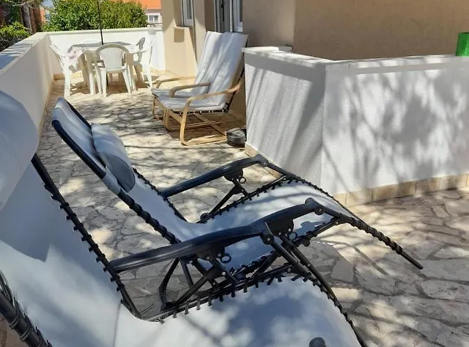 Familien Croatia 150m Restaurant Einkaufen Lägenhet