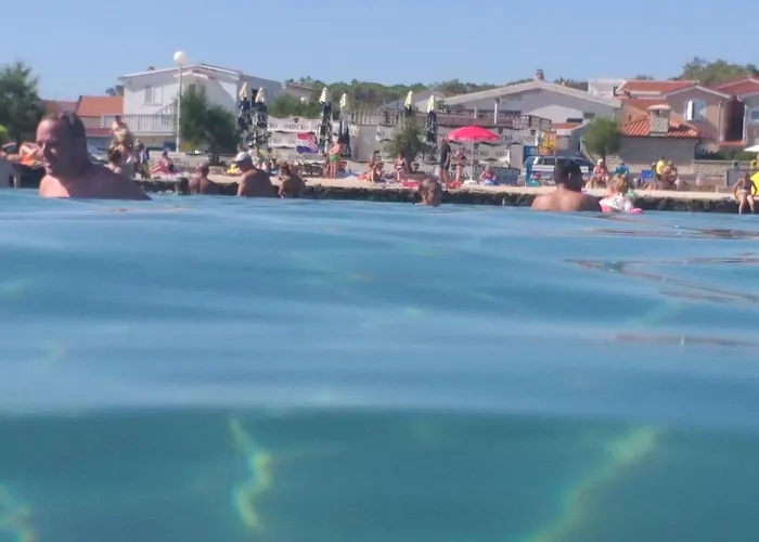 Familien Croatia 150m Restaurant Einkaufen Lägenhet