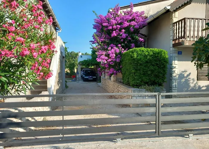 Familien Croatia 150m Restaurant Einkaufen *